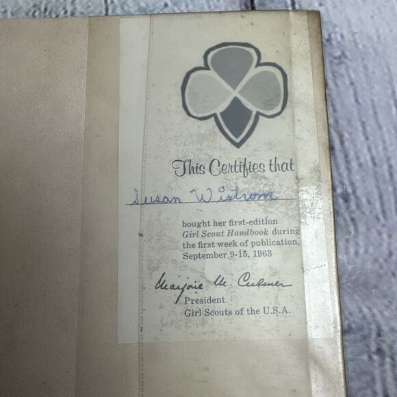 Cadette Girl Scout Handbook 16th Printing 1963 USA - Picture 5 of 9